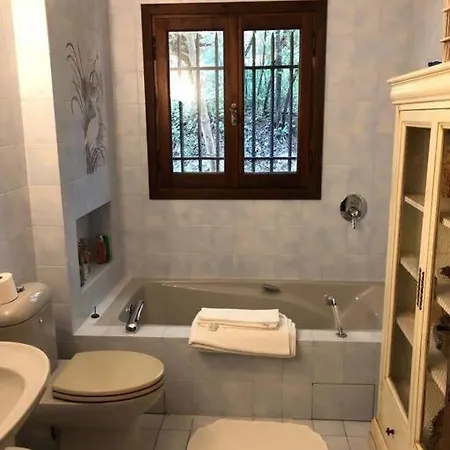 Villa Loucisa Piscine Vue 8 Chambres 25 Personnes *