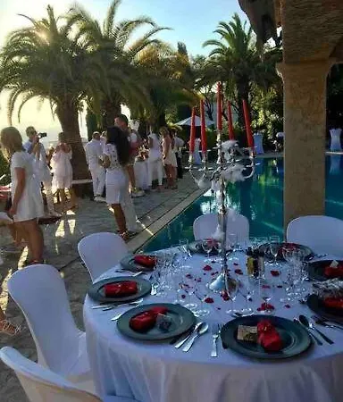 Villa Loucisa Piscine Vue 8 Chambres 25 Personnes Nice